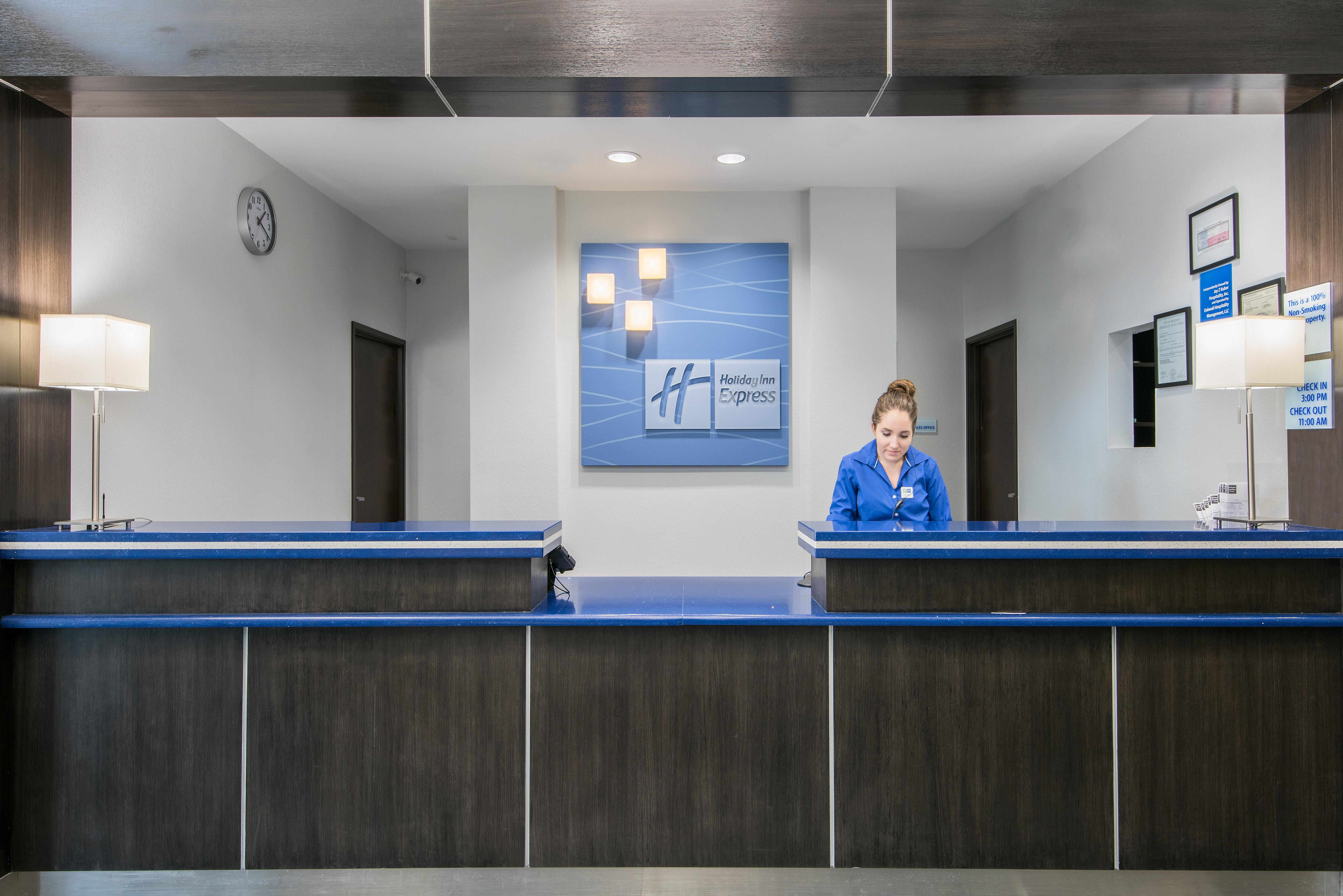Holiday Inn Express And Suites Houston North - Iah Area By Ihg Buitenkant foto