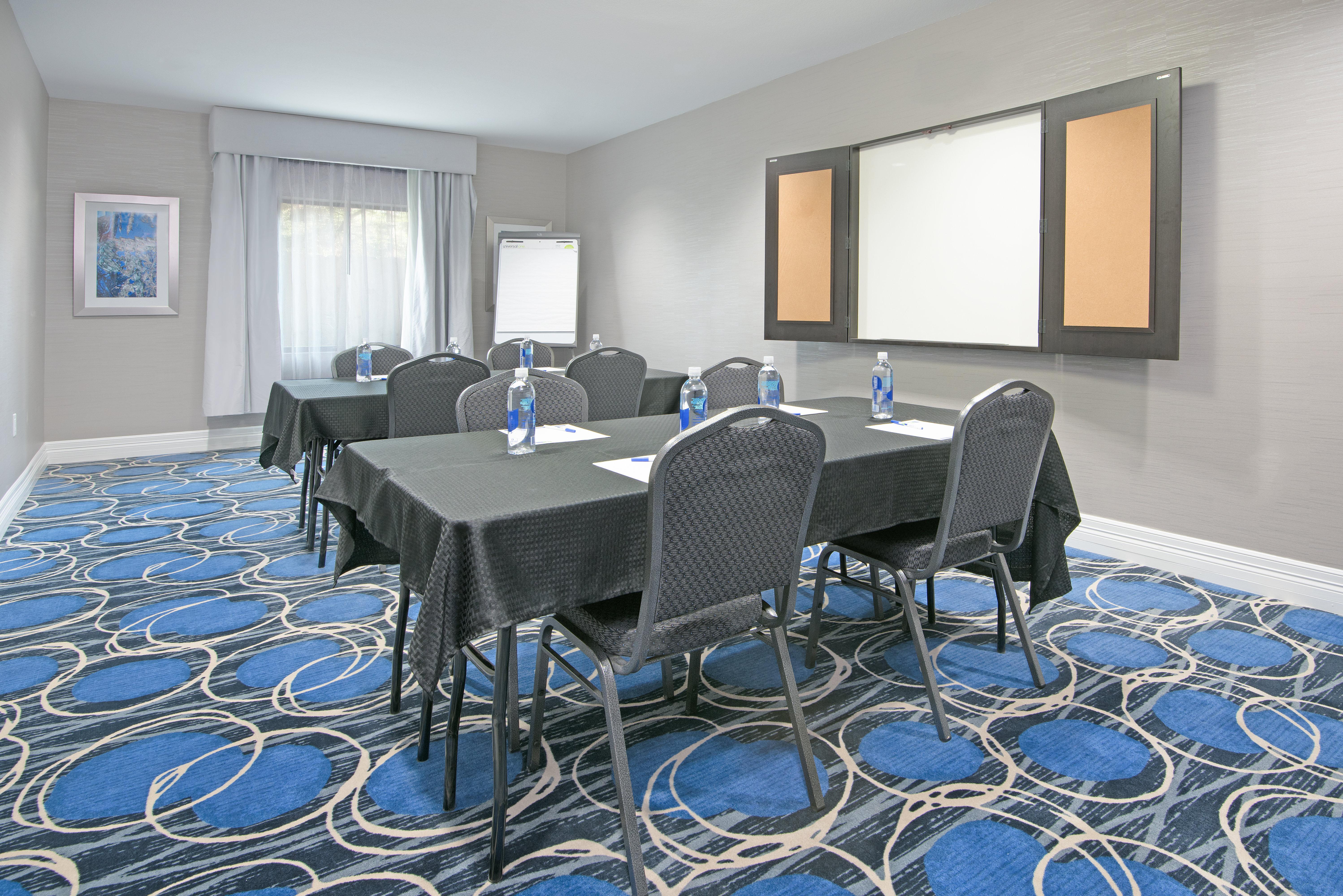 Holiday Inn Express And Suites Houston North - Iah Area By Ihg Buitenkant foto