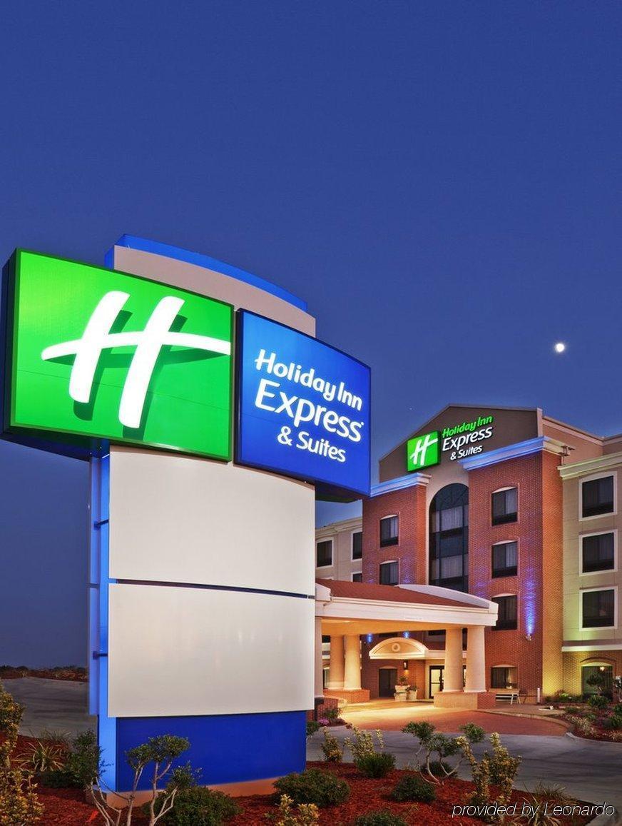 Holiday Inn Express And Suites Houston North - Iah Area By Ihg Buitenkant foto