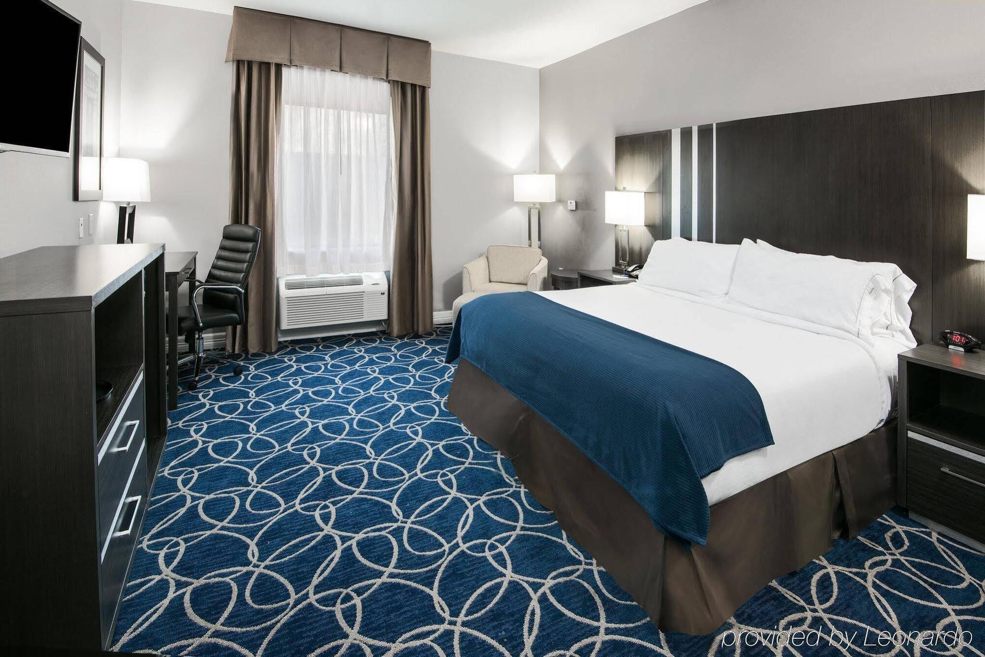 Holiday Inn Express And Suites Houston North - Iah Area By Ihg Buitenkant foto